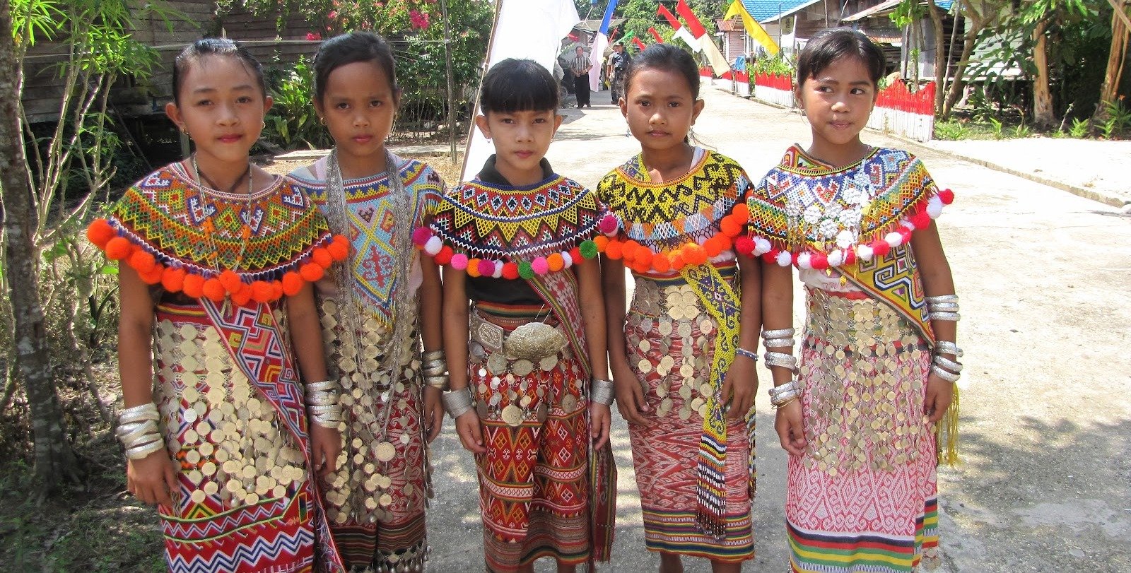 Online bestellen: Bouwsteen 7 dagen Mystic Kalimantan - Orang oetans, Dayaks, walvishaaien en veel meer